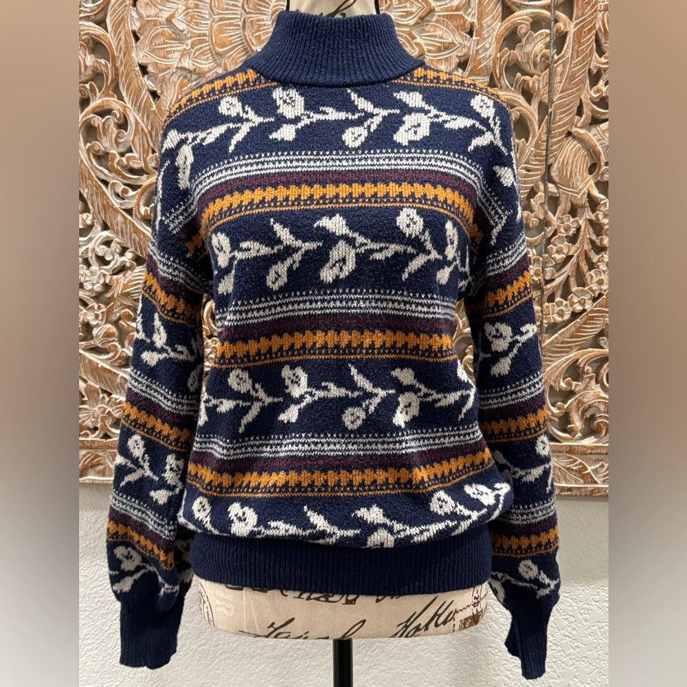 St.John’s Bay Button Back Super Soft Floral Knit Sweater- size S - Picture 1 of 9